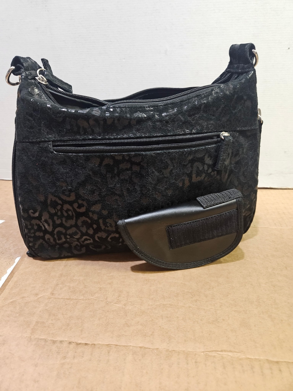Gun Tote'N Mamas Black Leopard-Texture Crossbody Hobo Bag
